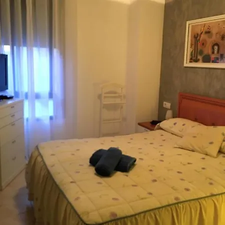 Apartamento En 1ª Linea De Playa En Edificio Terrazas I Impresionante דירה *